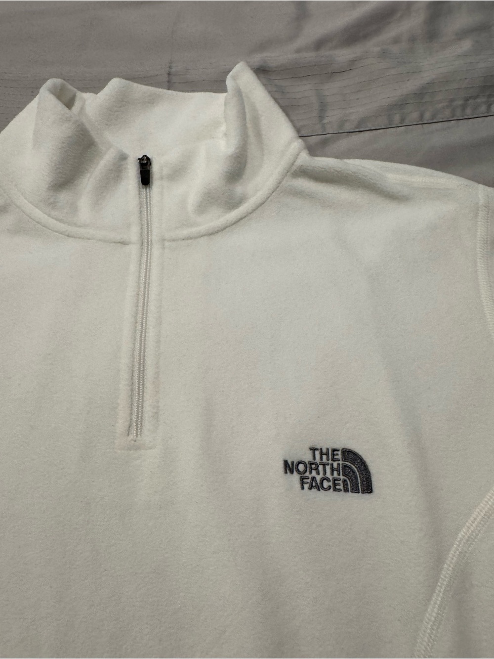 The North Face White Half-Zip Fleece Pullover EUC